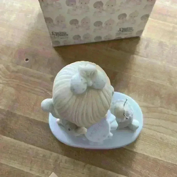 Precious Moments Mother Sew Dear - Picture 4 of 6